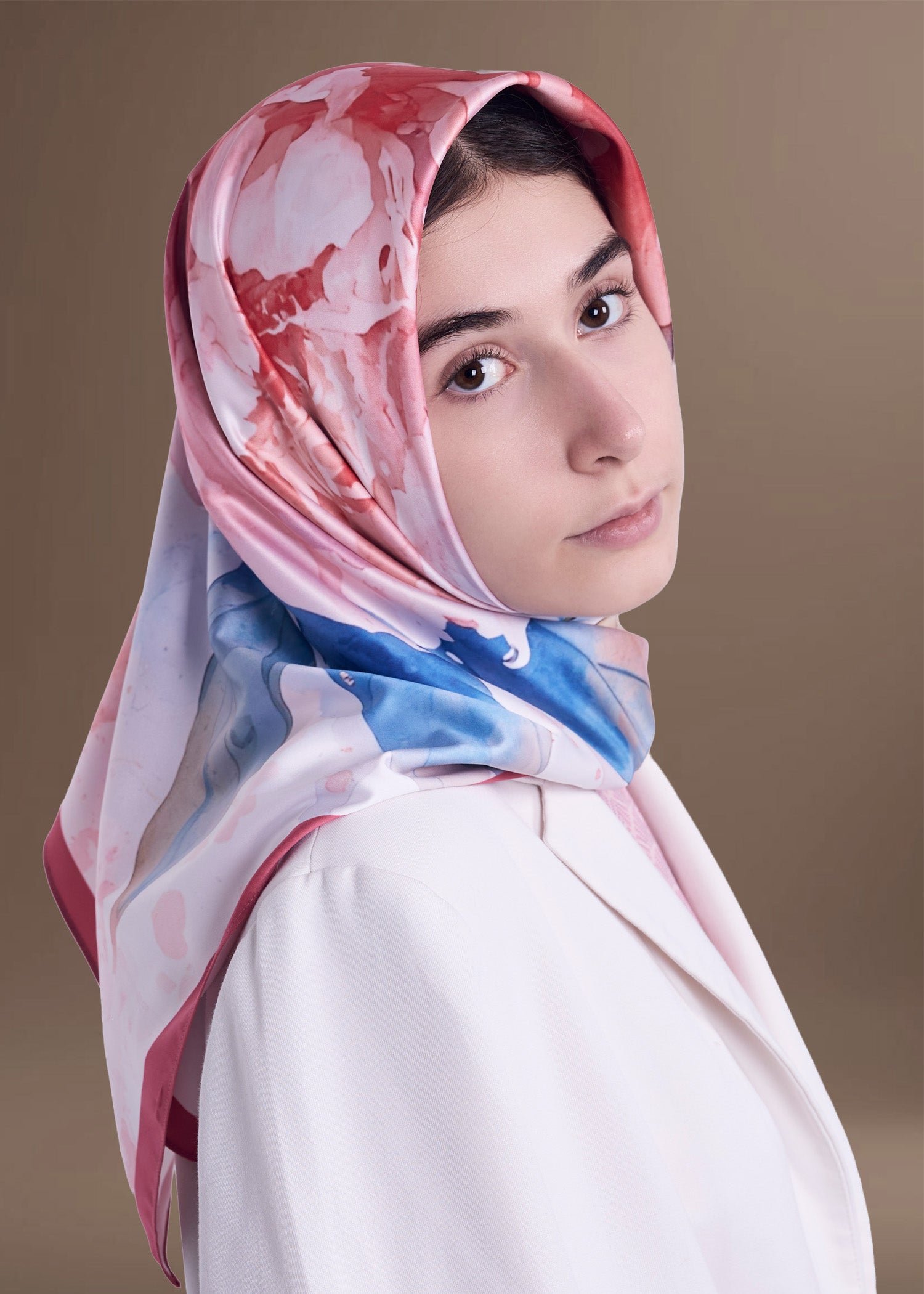 Jolie — La Première Collection